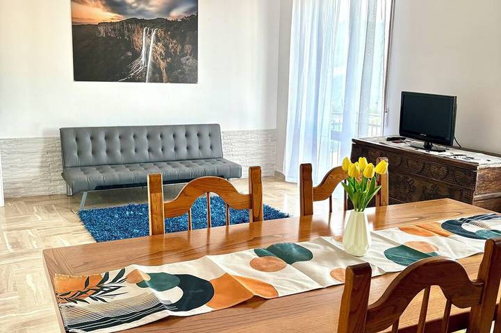 Gîte pour 4 personnes, avec balcon à Ulassai