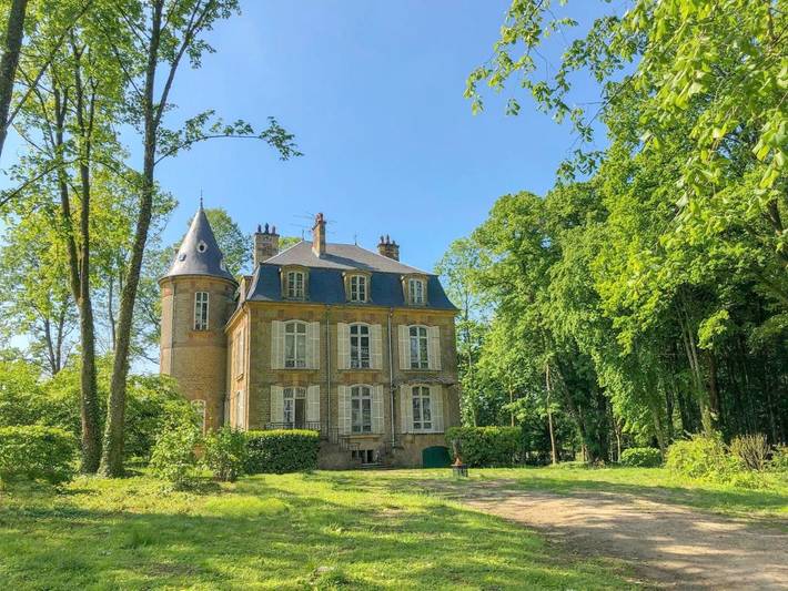 Location de vacances pour 15 personnes, avec vue et jardin, animaux acceptés dans Bazeilles