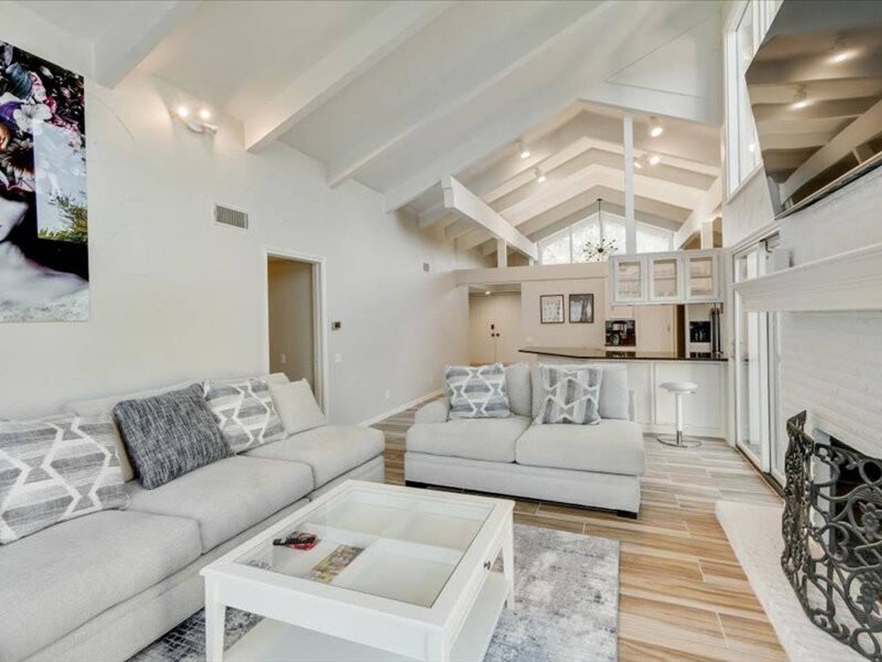 Majestic 4Br/2.5B Mini Golf, Pool, Billiard - 9 Guests in Irving, Dallas County