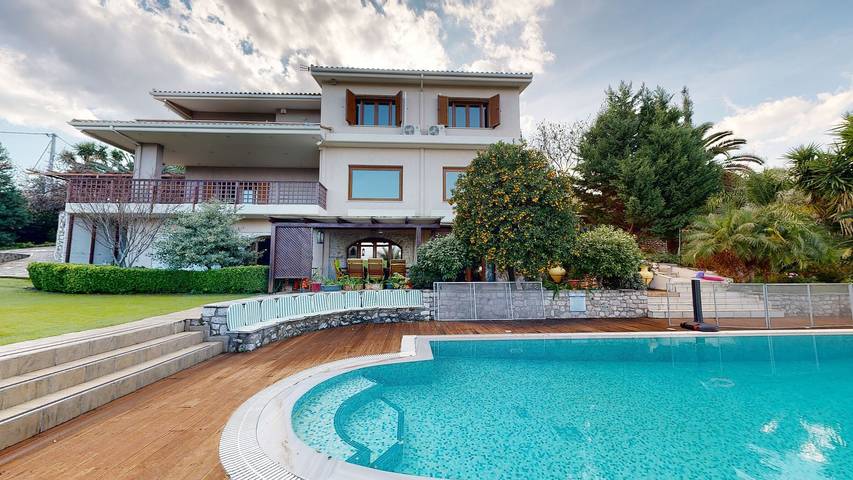 Ferienhaus für 10 Personen, mit Balkon und Terrasse sowie Garten und Pool