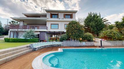 Location de vacances pour 10 personnes, avec jardin et piscine, adapté aux familles dans Grèce-Occidentale