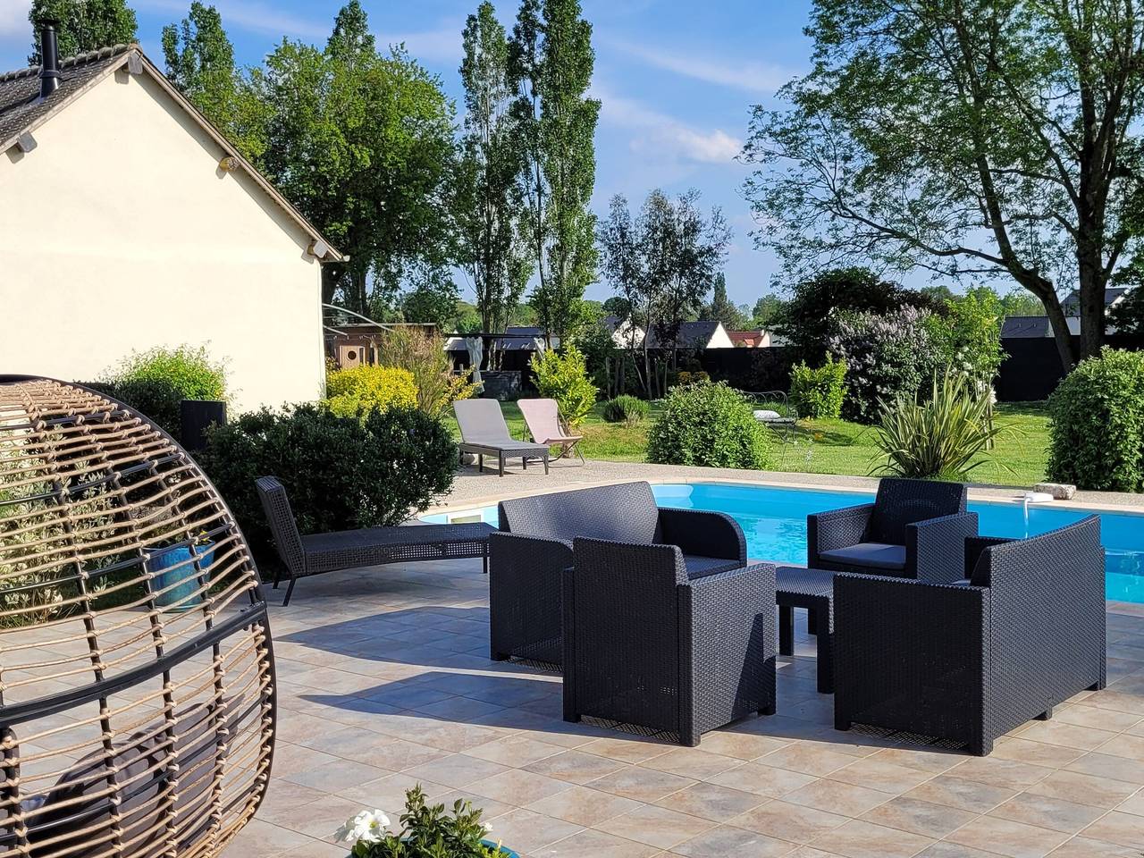 Longère rénovée avec piscine, spa et hammam aux portes de Chartres, pour 12 personnes in Bailleau-l'Évêque, Région de Chartres