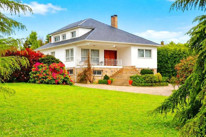 Apartamento para 10 personas, con piscina y jardín en Bergondo