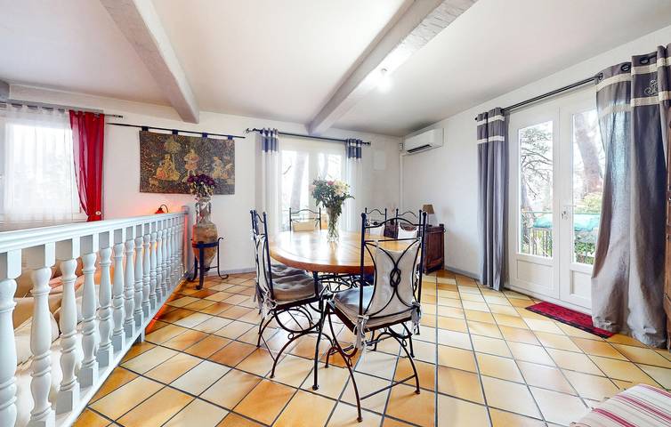Gemütlicher Rückzugsort am Pool mit Terrasse und AC, 2 km von Solliès-Toucas entfernt in Solliès-Ville, Mittelmeerküste (Frankreich)