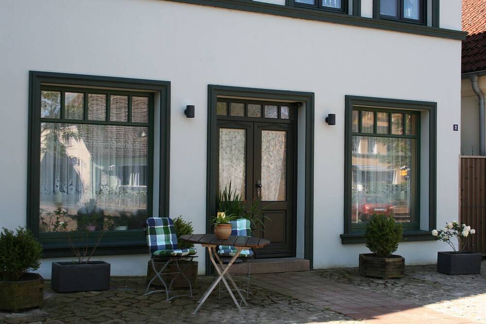 Ganze Wohnung, Ferienwohnung Kaufmann - Gästehaus Celina - We32747 in Gingst, Rügen