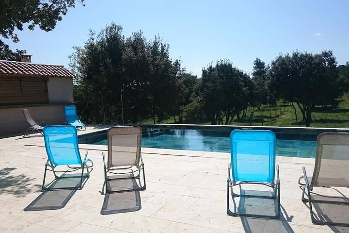 Location de vacances pour 23 personnes, avec vue ainsi que jardin et piscine, animaux acceptés à Rians - 3