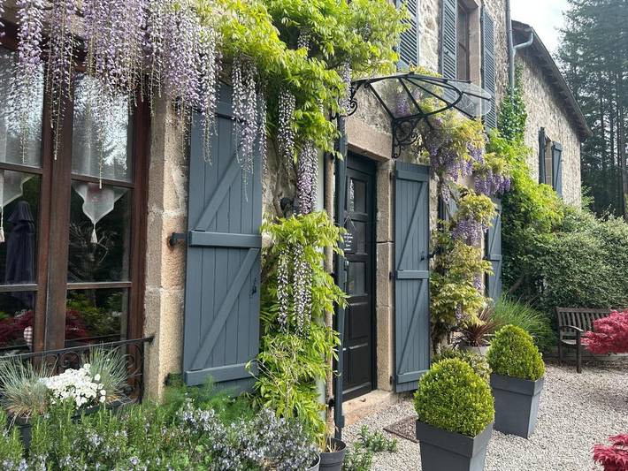 Chambre d’hôte pour 2 personnes, avec Terrasse et Jardin ainsi que Piscine et Vue