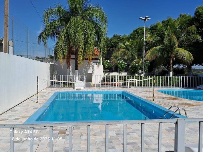 Hotel para 5 personas, con vistas al lago y jardín además de vistas y piscina - 1
