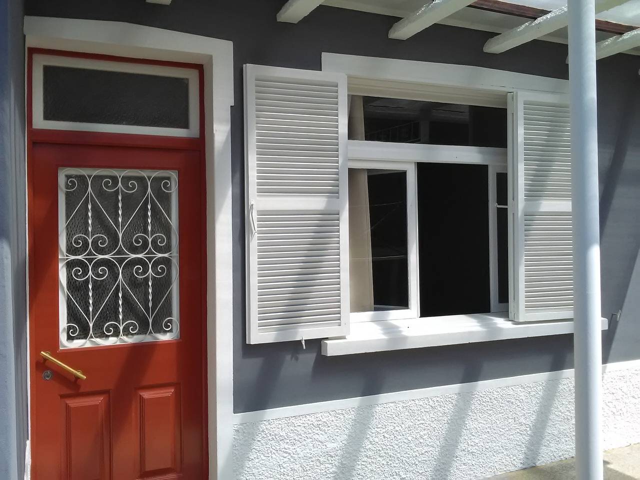 Über Funchal · Hanghaus mit Meerblick in Funchal (Santa Maria Maior), Madeira