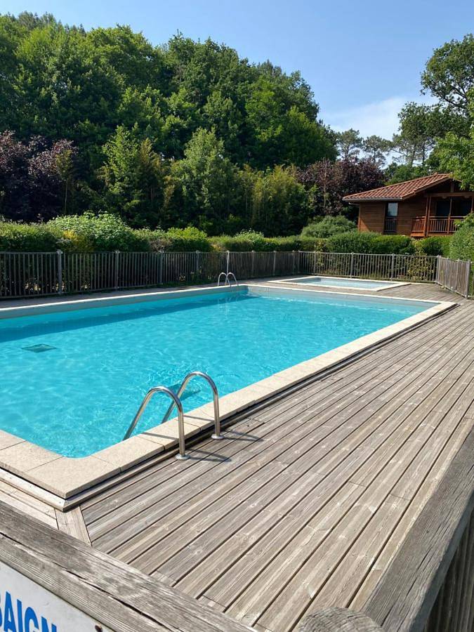 Appartement de vacances pour 6 personnes, avec terrasse ainsi que vue et piscine