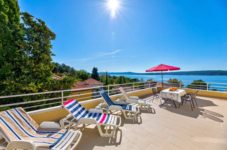 Ferienwohnung mit Meerblick für 4 Personen, mit Balkon/Terrasse in Kvarner Bucht