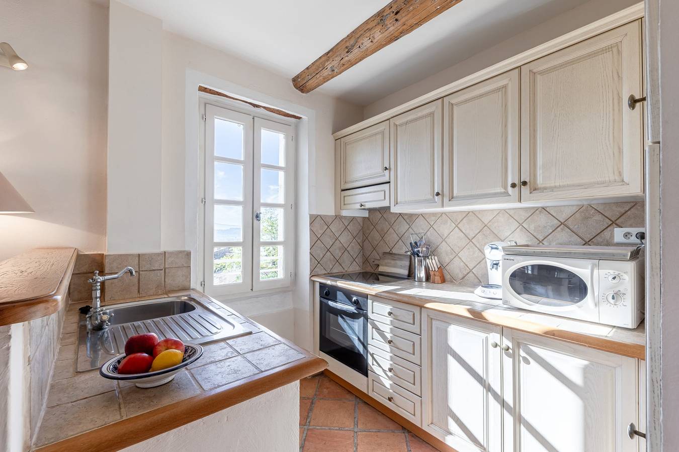 Ganze Wohnung, Ferienwohnung für 4 Personen mit Terrasse in Bonnieux, Regionaler Naturpark Luberon