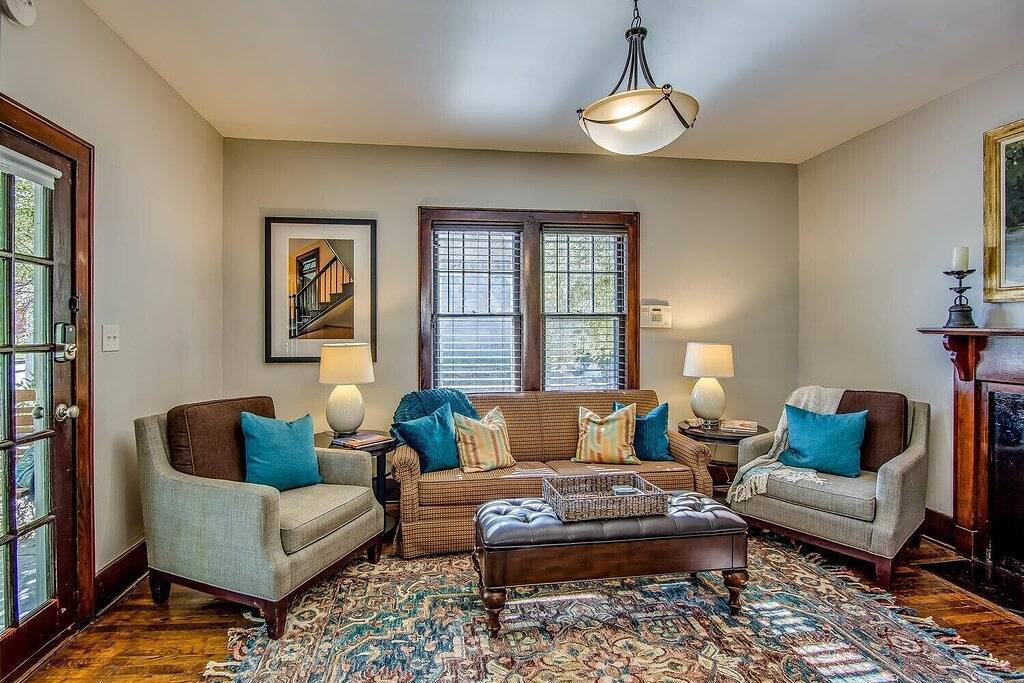 Southern Charm: Minutes away from downtown w/a cozy porch swing in Nashville, Tennessee