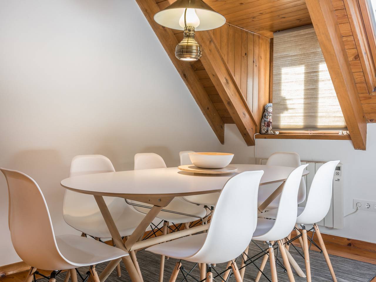 Entire apartment, Mountain View Apartment with Fireplace and Kitchen - 2km from River in Arties, Naut Aran