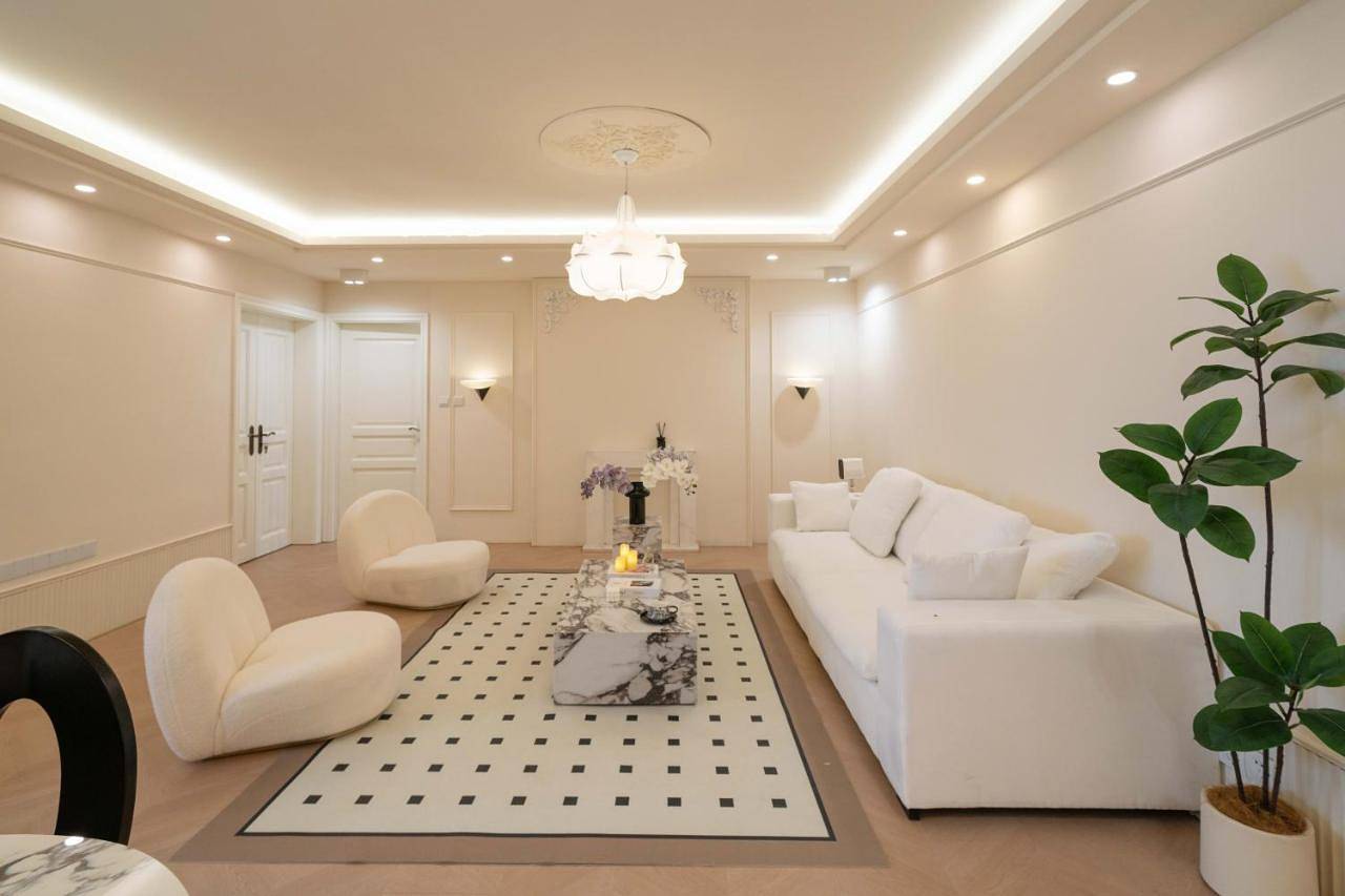 Entire apartment, Molly Homestay - walk to Yu Garden and the Bund 3bedrooms 1study 2 bathrooms elevator apartment in Shanghai, China