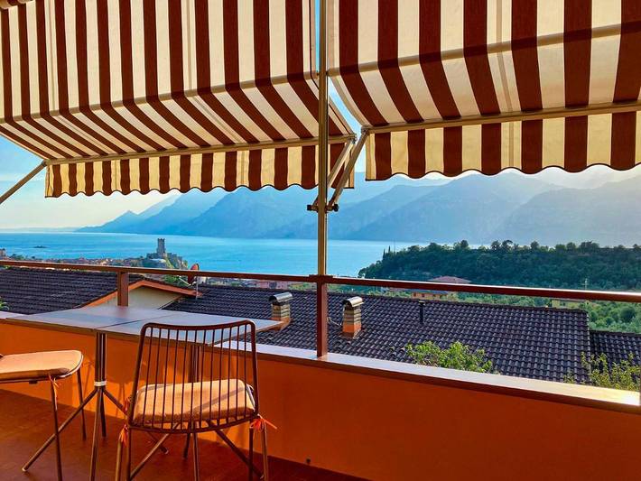 Ferienwohnung für 3 Personen, mit Pool und Ausblick sowie Garten und Seeblick in Malcesine