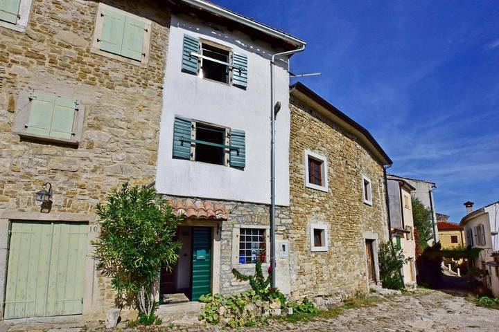 Ferienhaus für 8 Personen, mit Balkon und Whirlpool sowie Terrasse und Garten in Motovun - 3