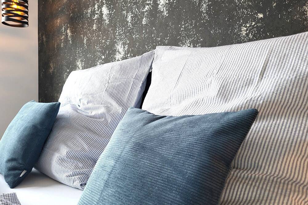 Ferienhaus 'Schlossterrassen 8b' mit Seeblick, privater Terrasse und Wlan in Pouch, Muldestausee