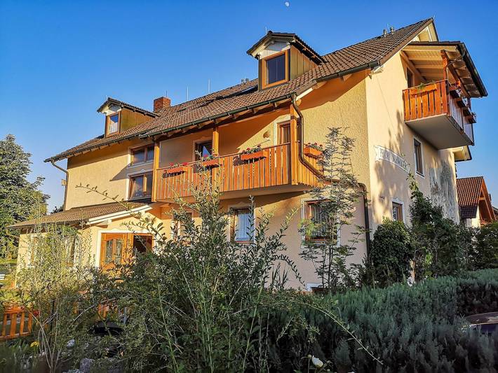 Pension, mit Balkon und Balkon/Terrasse sowie Garten und Sauna