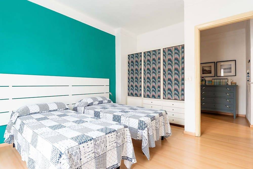 Entire apartment, Lovely apartment for 4 guests with Wifi and balcony in Taggia (City), Taggia