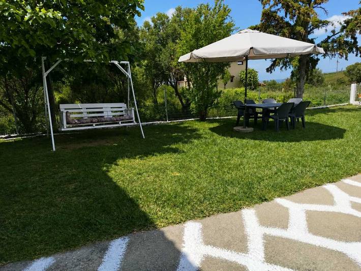 Ganze Wohnung, Ferienwohnung für 4 Personen mit Garten in Chalkidiki
