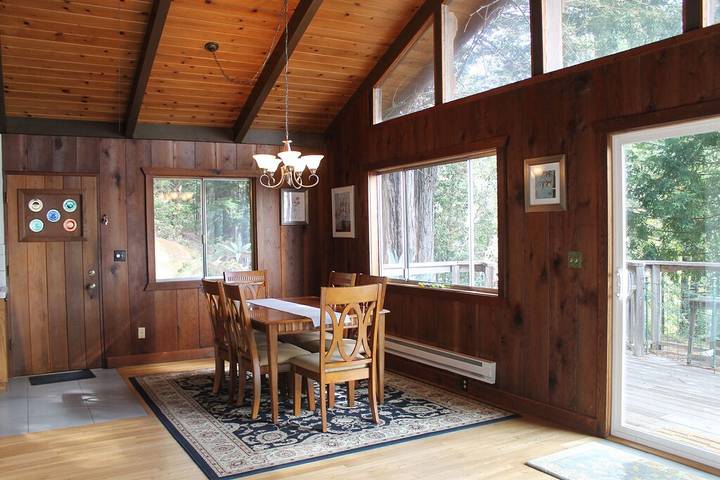 Holiday rental for 2 people, with garden and terrace as well as hot tub in North Coast