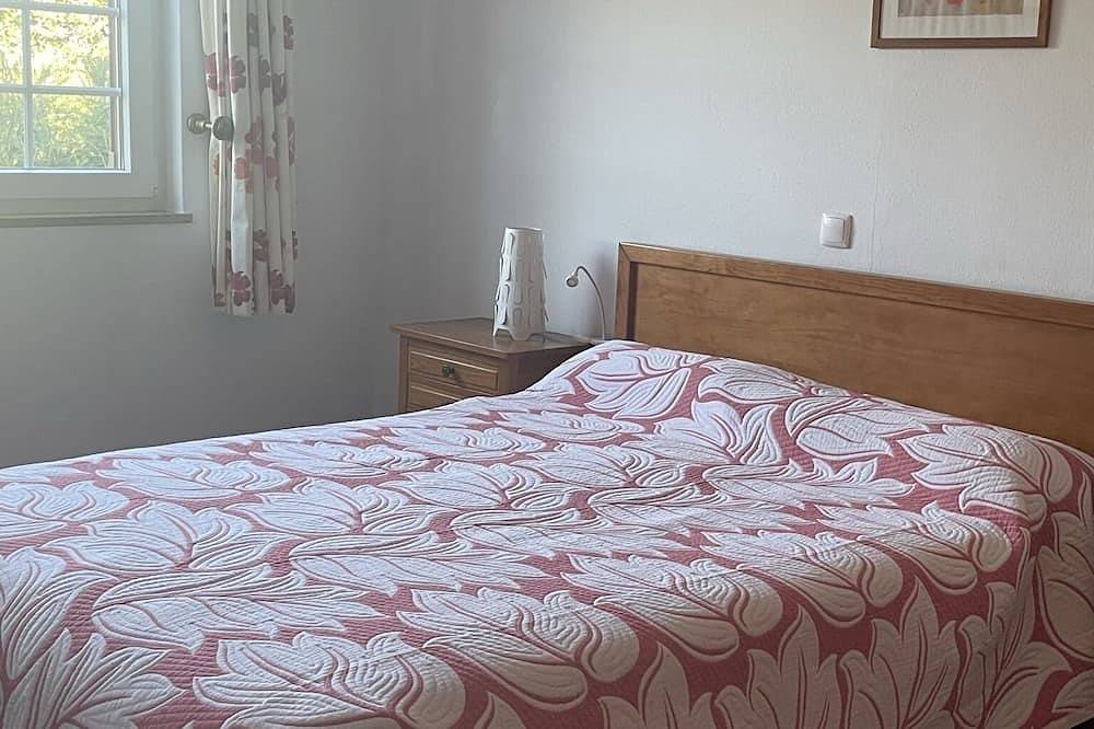 Apartamento entero, Apartamento con vistas al mar desde el balcón superior y piscina comunitaria. 5 minutos a pie de playa in Carvoeiro, Benagil