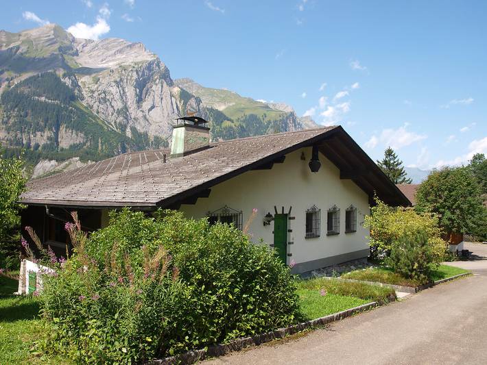 Chalet für 6 Personen, mit Balkon und Garten sowie Ausblick in Kandersteg