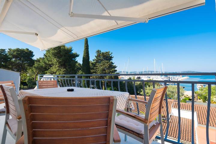 Ferienwohnung für 5 Personen, mit Balkon/Terrasse, mit Haustier in Biograd na Moru - 2