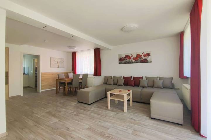 Appartement de vacances pour 4 personnes, avec balcon et jardin