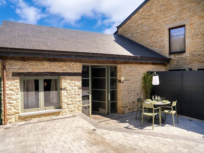 Gîte pour 2 personnes, avec terrasse et sauna, animaux acceptés dans Sainte-Cécile (Florenville)