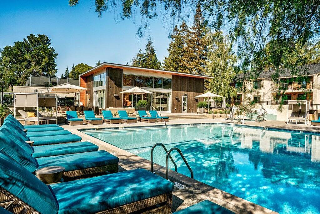 Ganze Wohnung, Dreamy Menlo Park 2Br w/ Pool, W/D, Gym, near 82, 101, 280, by Blueground in Menlo Park, Silicon Valley