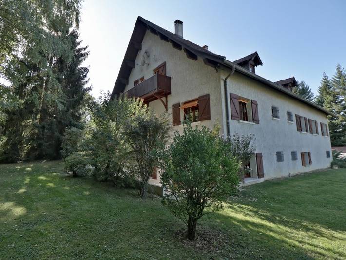 Gîte pour 4 personnes, avec terrasse et jardin