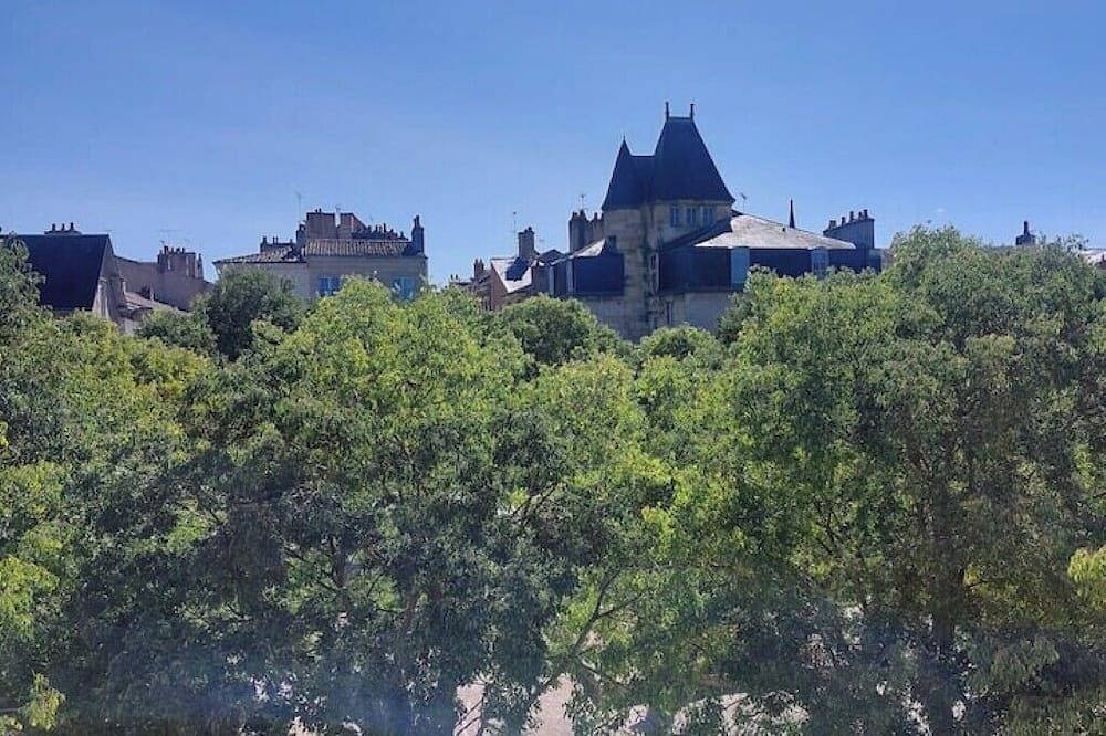 Entire apartment, \"Liberty 2, 2 bedrooms, unusual, sunny in Poitiers, Vienne