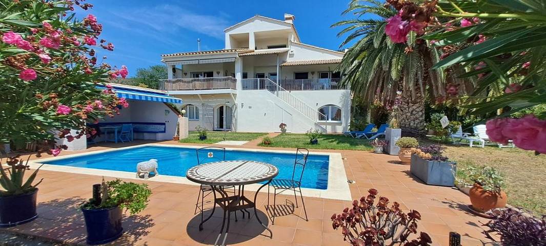Apartamento para 6 personas, con Jacuzzi y Terraza además de Jardín y Piscina en Pau