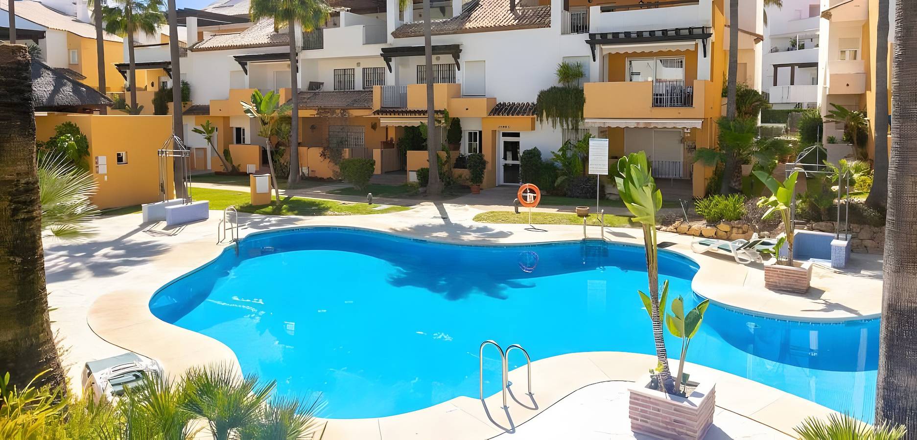 Ferienhaus 'La Casona' mit Meerblick, WLAN und Klimaanlage in Las Chapas, Marbella