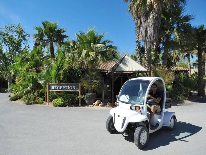 Camping pour 6 personnes, avec jacuzzi et jardin ainsi que sauna et piscine à Grimaud - 2