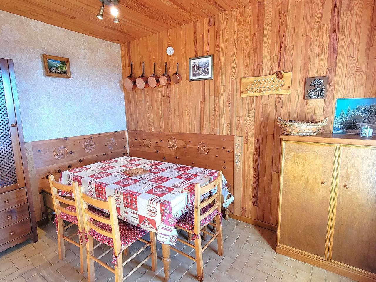 Apartamento entero, Encantador apto 4 pers, cerca de esquí y senderismo, balcón, admite animales in Saint-Michel-de-Chaillol, Parque Nacional de los Ecrins