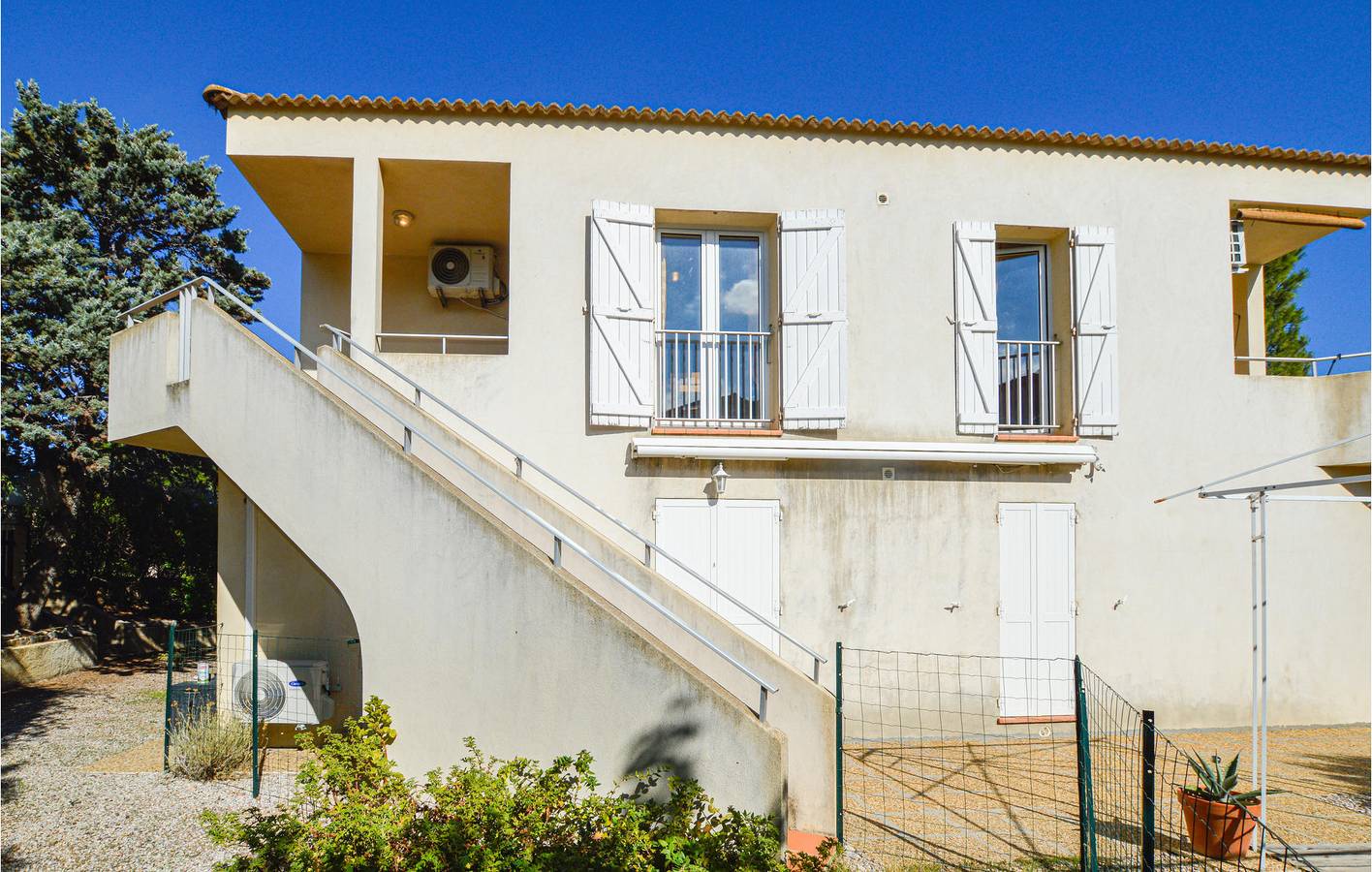Ganze Ferienwohnung, Rückzugsort am Meer mit Terrasse und Parkplatz in Monticello, Calvi und Umgebung
