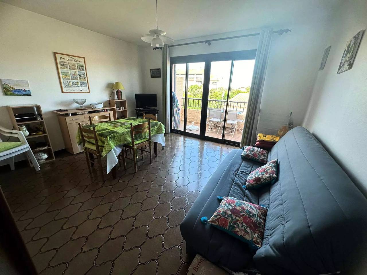 Appartement entier, Appartement à 100m de la plage avec 4 couchages in Le Brusc, Six-Fours-les-Plages