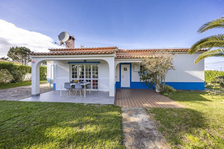 Ferienhaus für 6 Personen, mit Terrasse und Garten sowie Pool in Aljezur