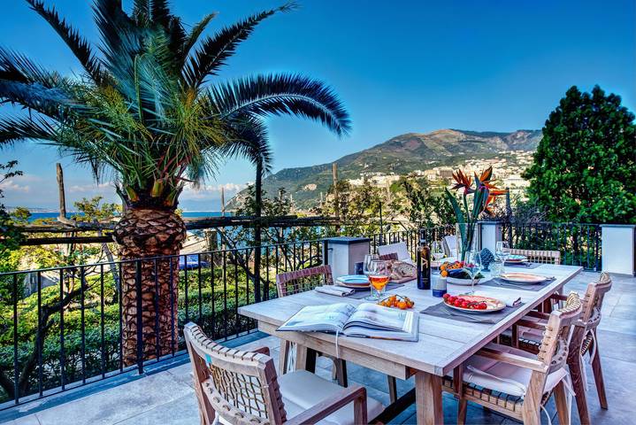 Casa vacanza per 8 persone, con terrazza e giardino a Vico Equense