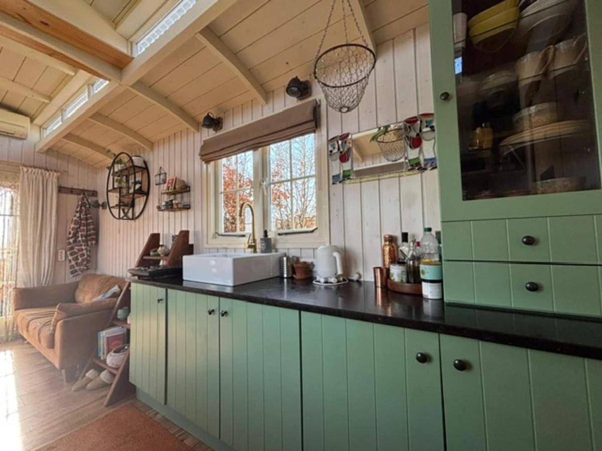 Tiny House in 't Zand near Beach and Forest in Niederländische Nordsee