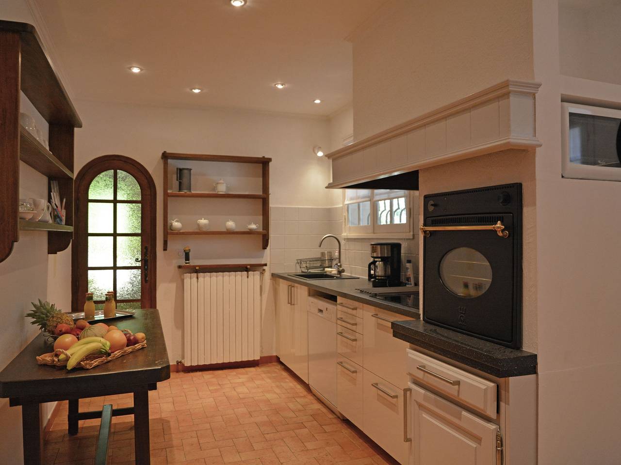Manoir à Beaucaire avec Piscine in Beaucaire, Région de Nîmes