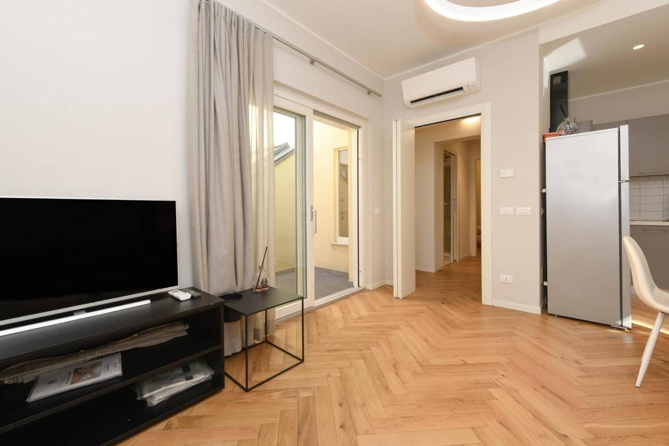 Entire apartment, Apartment 'Living Salò Duomo Second Floor' with Wi-Fi and Air Conditioning in Salò, Garda Mountains