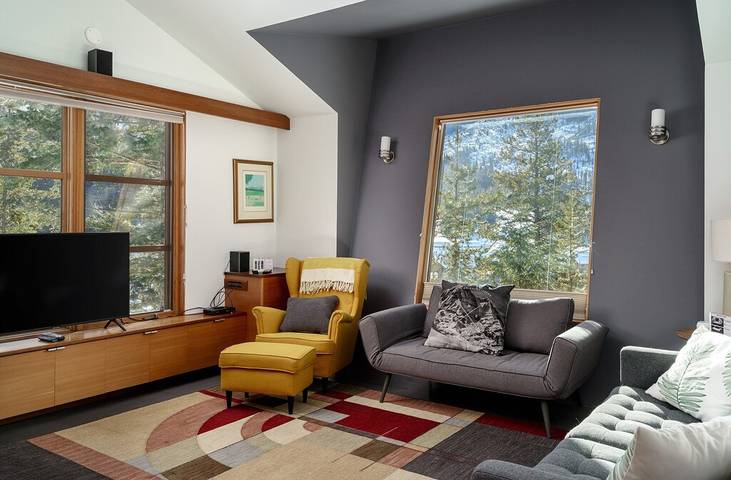 Vacation rental for 9 people, with sauna and hot tub as well as balcony in Panorama