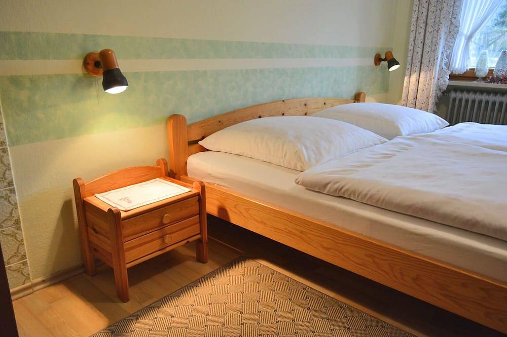 Ganze Wohnung, Gut ausgestattete familienfreundliche Ferienwohnung für 2-6 Personen in Übersee, Chiemsee