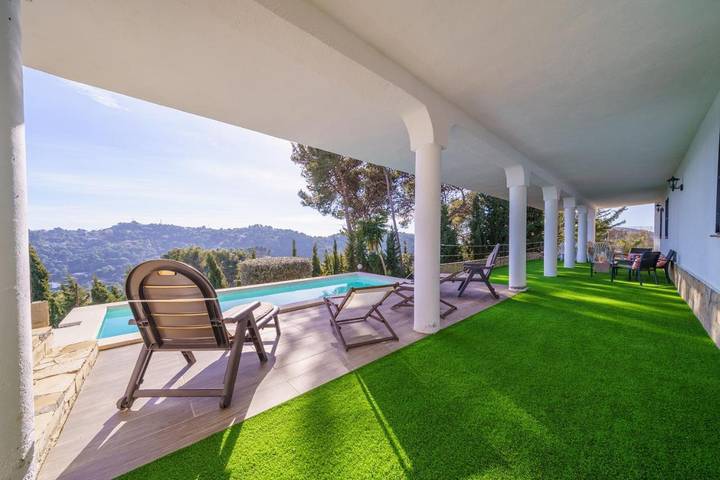 Casa rural para 11 personas, con Balcón y Terraza además de Jardín y Piscina en Palafolls - 4