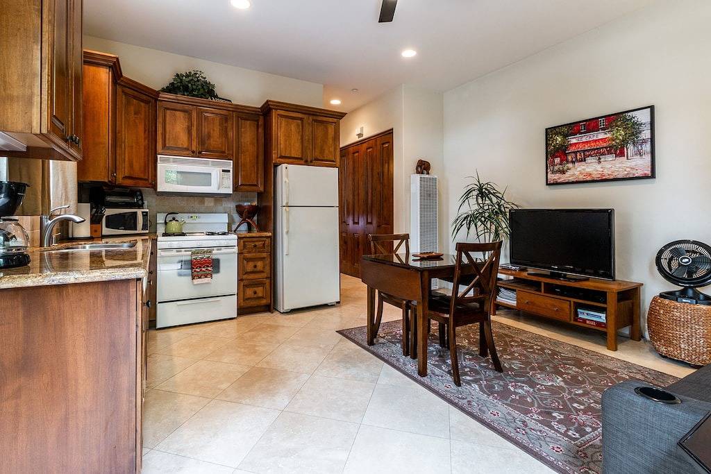 Ganze Wohnung, Charmant, elegant, Luxus, zu Fuß zum Moonlight Beach & Downtown in Encinitas, San Diego County