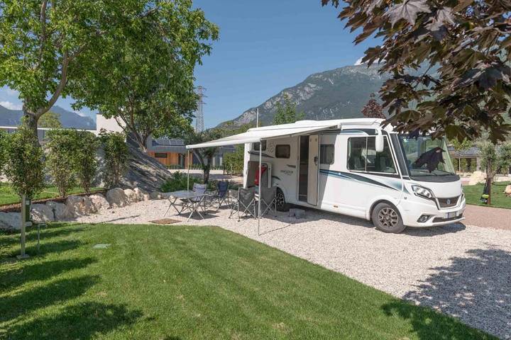 Camping für 5 Personen, mit Garten und Pool sowie Ausblick im Trentino - 2